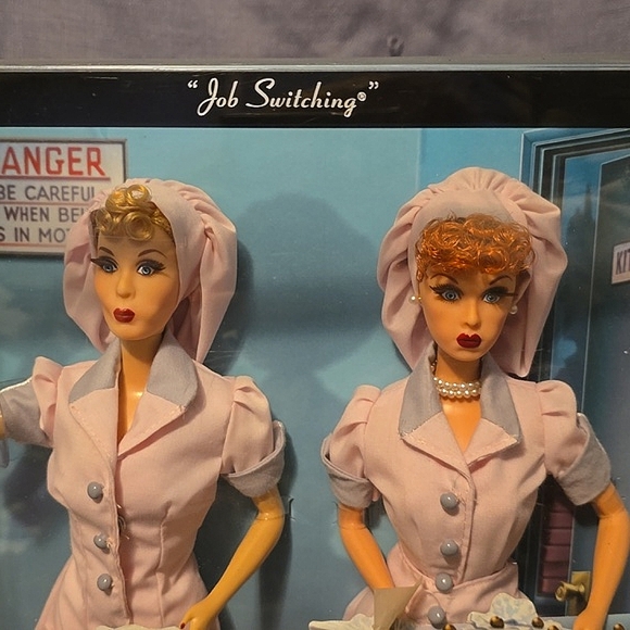 I Love Lucy Barbie Set - Picture 8 of 12